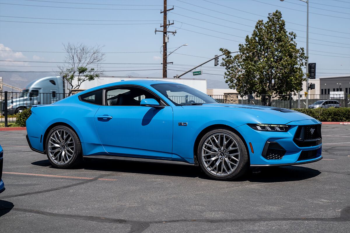 2024 mustang grabber blue s650
