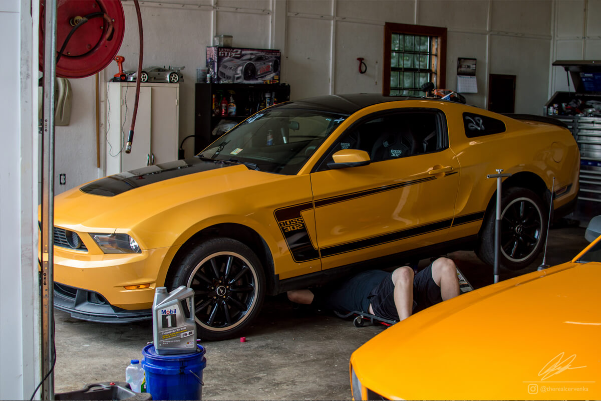 boss 302 garage working